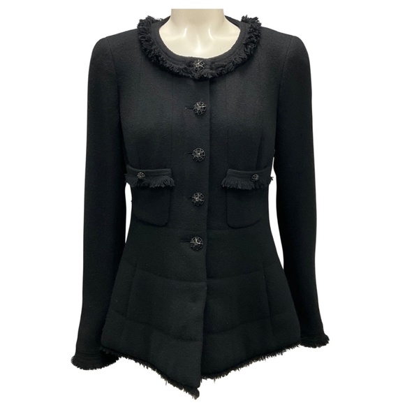 CHANEL BLACK 2008 FRINGED CC LOGO BUTTON WOOL TWEED PEPLUM HEM JACKET - Picture 1 of 6